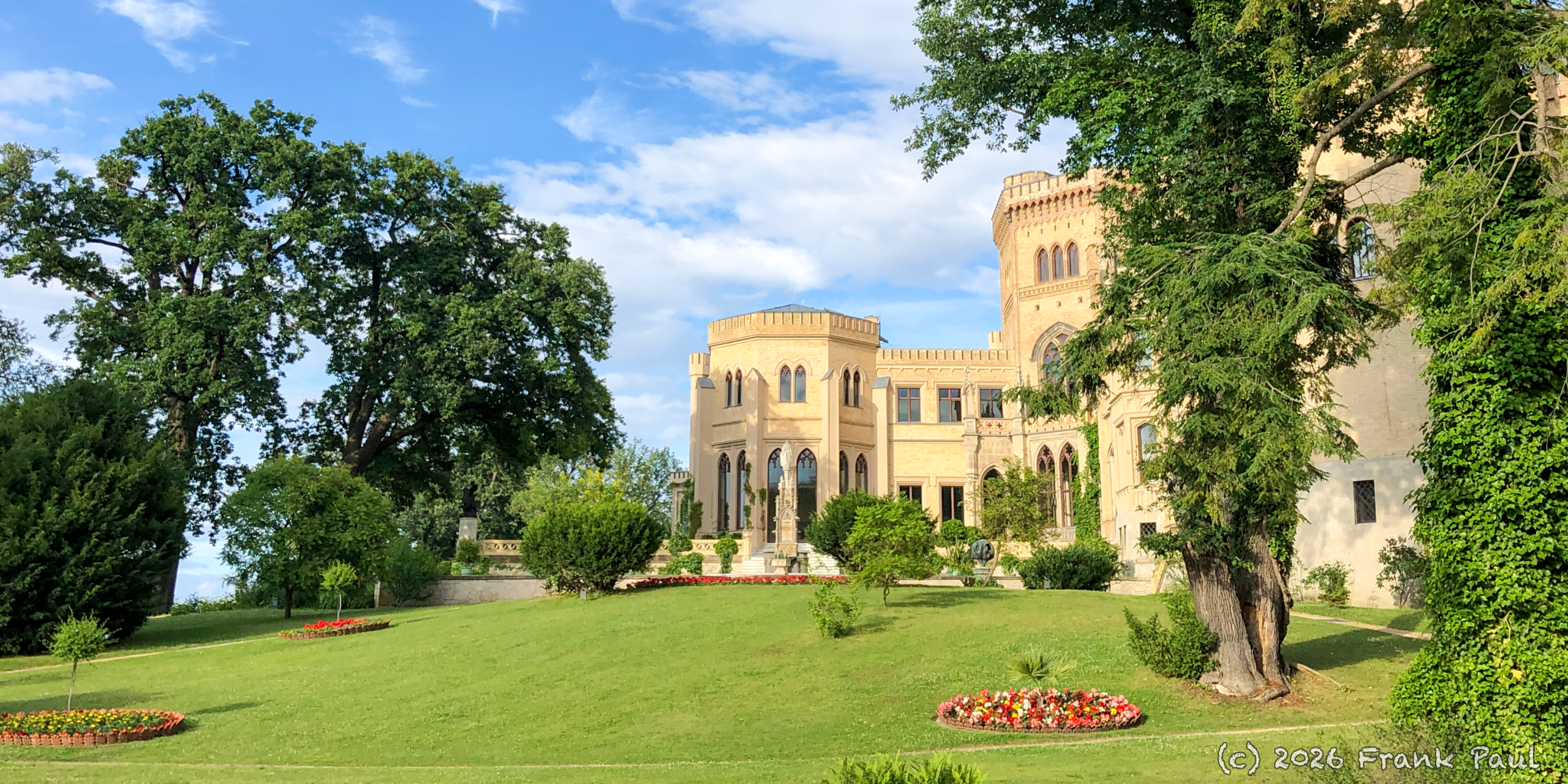 Schloss Babelsberg aus dem Park heraus